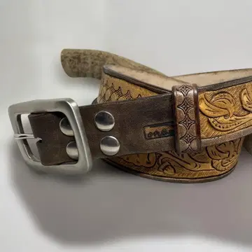 브라운 카빙 벨트