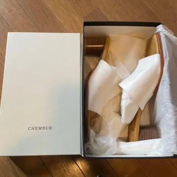 CHEMBUR 화이트 슬리퍼 샌들