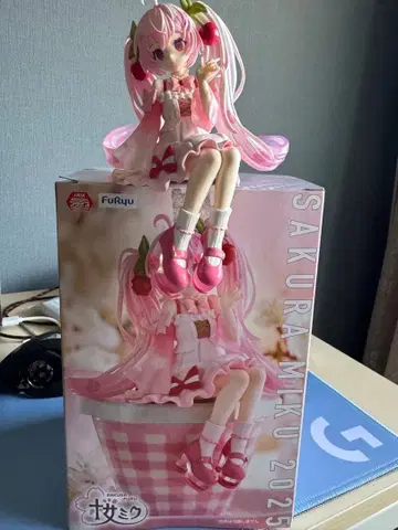 FuRyu 벚꽃 미쿠 2025 피규어