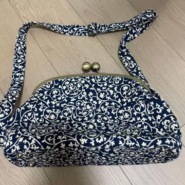 AYANOKOJI 네이비 가마구치 백