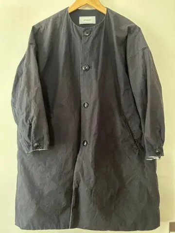 ironari 사쿠라 코트 노카라 블랙