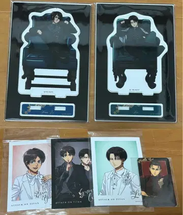 진격의 거인 아크릴 스탠드 특전 한지 리바이 엘렌 Dignified