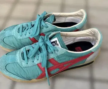 오니츠카타이거 레어 컬러 터콰이즈/레드 스웨이드 스니커즈
