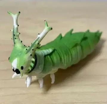 오오무라사키 애벌레 생물대도감 애벌레 02 곤충 생물 가챠