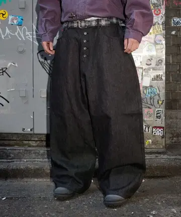 쿠틸 데님 배기 팬츠 블랙