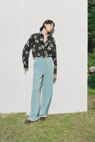 AURALEE WASHED FINX TWILL PRINT SHIRTS 1