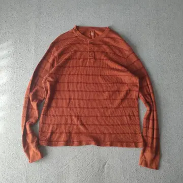 보더 헨리넥 롱 T 오렌지 와플 i