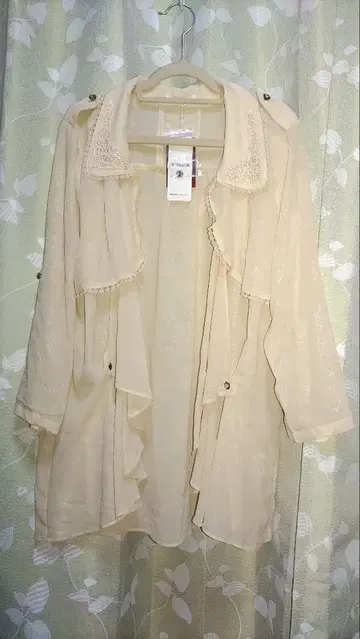 axes femme 레이스 엠보싱 트렌치풍 자켓