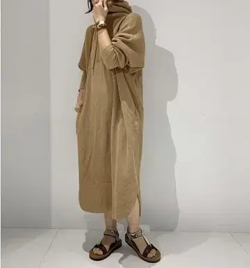 AP STUDIO 별주 아메리카나 후드 서멀 원피스