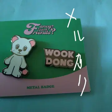 우크돈 핀 배지 2개