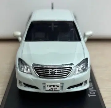1/43 도요타 크라운 로열 살롱 200계