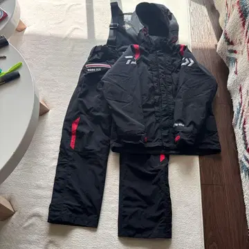 다이와 고어텍스 낚시 수트 상하의 세트