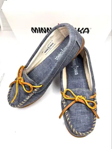 MINNETONKA 데님 모카신