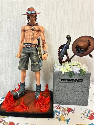 레어 ] 원피스 에이스 디오라마풍 피규어와 묘비 포함 중고품