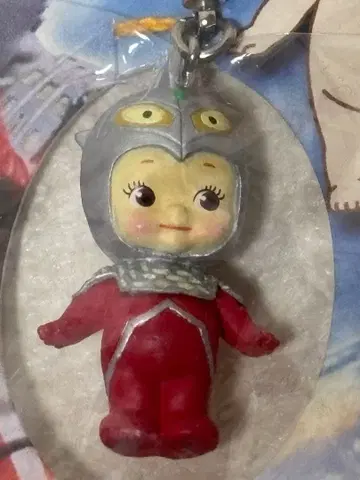 큐피 얼굴의 울트라맨 세븐 끈 스트랩 큐존 콜라보