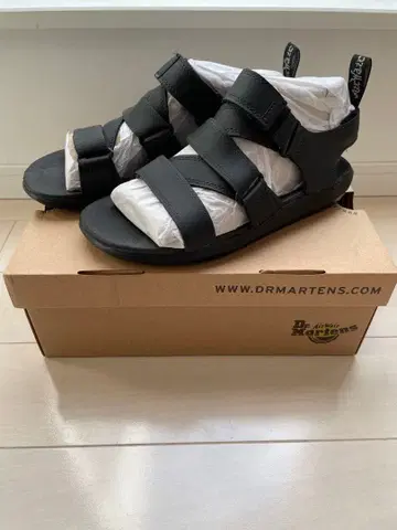 닥터마틴 레드핀 스트랩 샌들 블랙 UK5