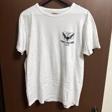 버즈릭슨 화이트 T셔츠 L사이즈 새상품급