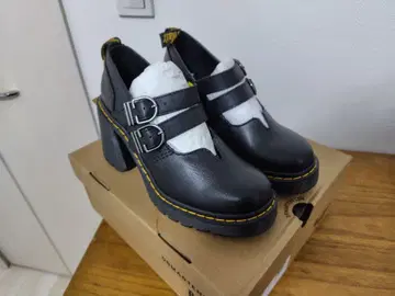 미사용 새상품 Dr. Martens EVIEE 블랙 UK6