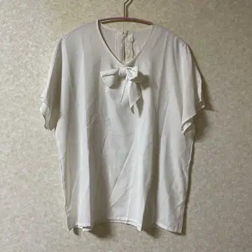 핑크하우스 INGEBORG 화이트 리본 포함 반팔 셔츠