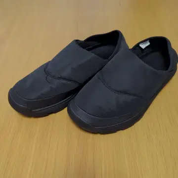 무인양품 발꿈치가 밟히는 발수 솜 충전 슬립온 나일론 블랙 28cm