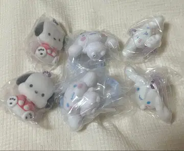 산리오 가챠가챠 카라비너 복슬복슬 플로키 시나모롤 포차코