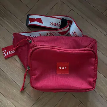 HUF 버드와이저 콜라보 힙색 숄더백 하프