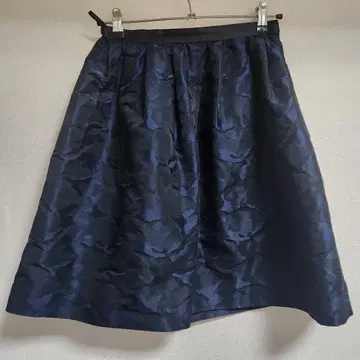 UNITED ARROWS 네이비 카모 무늬 스커트