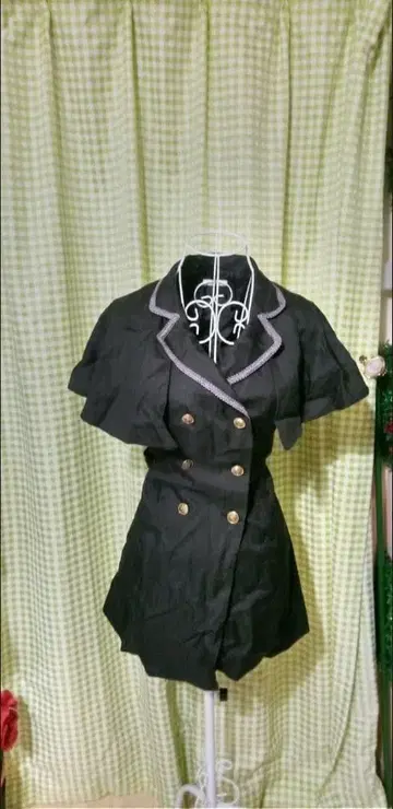 엑시즈팜 케이프 달린 더블 버튼 베스트