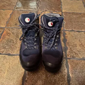 등산화 네이비 하이컷