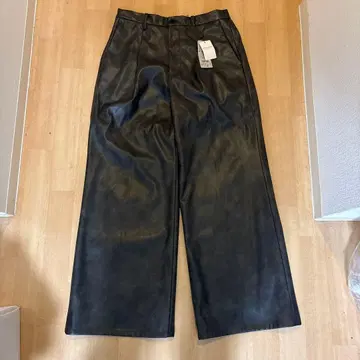 HARE 가죽 가공 바지