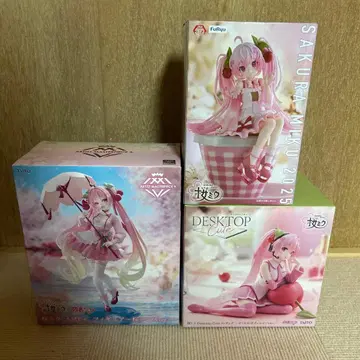 하츠네 미쿠 벚꽃 피규어 3개 세트