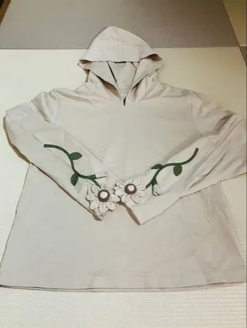 벨퍼치 트레이닝복 소매 꽃 모티브