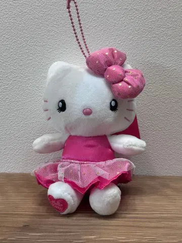 헬로키티 키링 핑크 드레스 봉제 인형