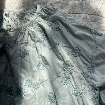 Natural Laundry 자수 블라우스 사이즈 2