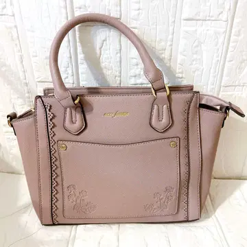 [ 미사용 새상품 ] 엑시즈팜 핸드백 장미 엠보 라벤더 핑크