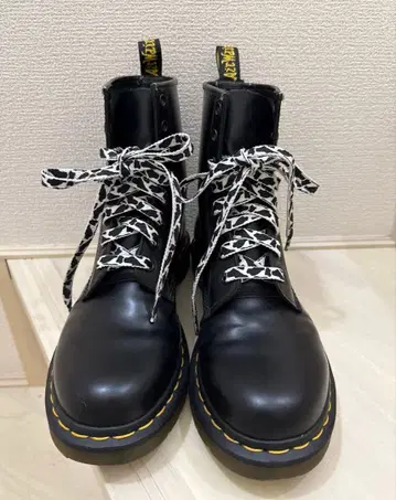 [ 새상품급 ] Dr.Martens 8홀 부츠 24cm