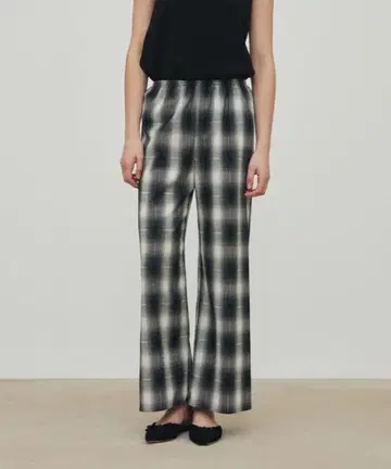 2025AW 아키하 옴브레 체크 릴랙스 팬츠 DES PRES