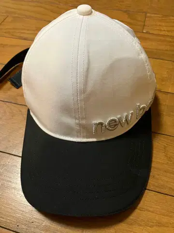 new balance 리본 포함 캡 화이트/블랙