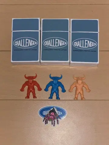 CHALLENGER 리베라맨 피규어 3개와 스티커 세트