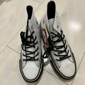 컨버스 스컬 프린트 하이컷 스니커즈