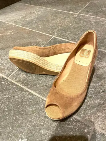 새상품급 스웨이드 오픈토 웨지솔 펌프스 가이모 좋아함 37 칸나