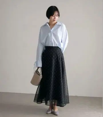 La TOTALITE 전개 리본 커프스 셔츠