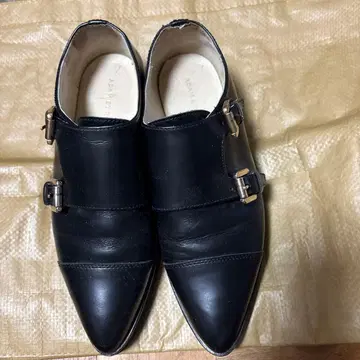 더블 버클 블랙 가죽 스틸레토