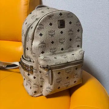 MCM 베이지 백팩