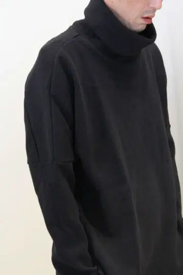 KAZUYUKI KUMAGAI 터틀넥 스웨터