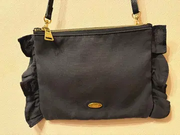 BLUE LABEL 프릴 장식 블랙 숄더백