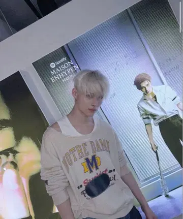 정품 빈티지 가공 칼리지 맨투맨 긴팔 트레이닝복 패치 니키 착용