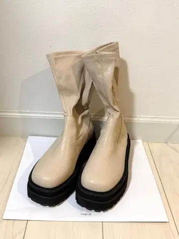 Mila Owen 숏부츠 아이보리 베이지