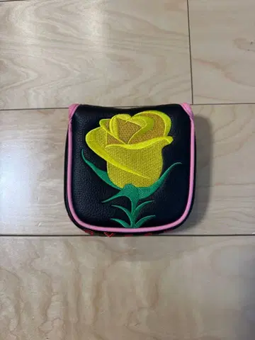 ODYSSEY 퍼터용 골프헤드커버 블랙 x 핑크