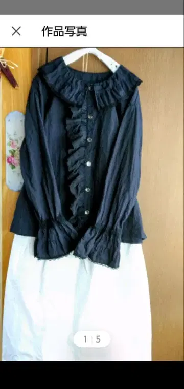 핸드메이드 작가님의 프릴 달린 블랙 블라우스